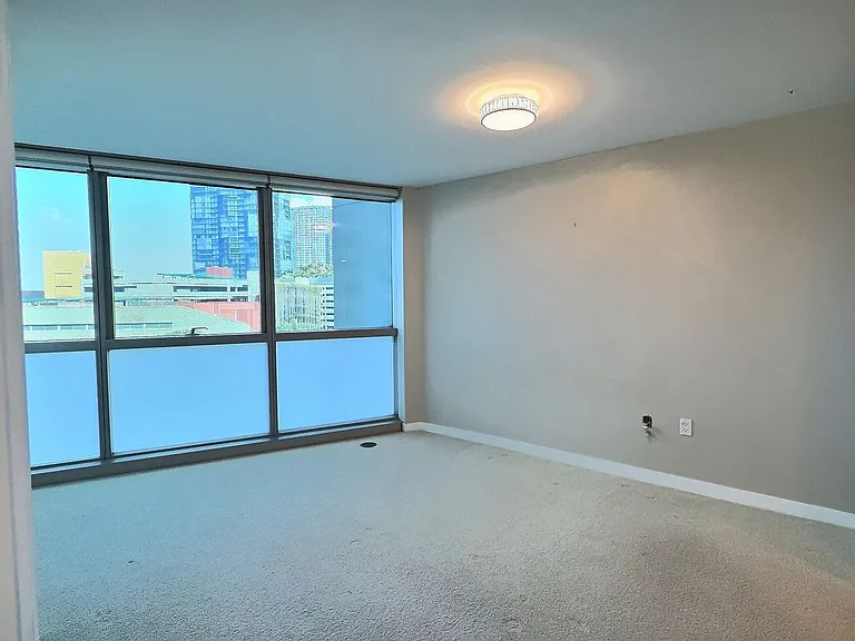 1177 Queen St #703 — Photo 26