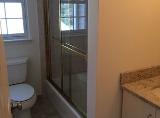 10 Kaywood Rd, Port Washington, NY 11050