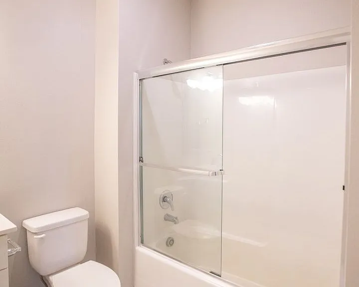 7100 N Greenwich Ave — Photo 16