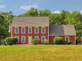 7 Powhatan Rd, Pepperell, MA 01463