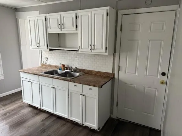 95 Center St Floor 1, Bridgeport, CT 06604