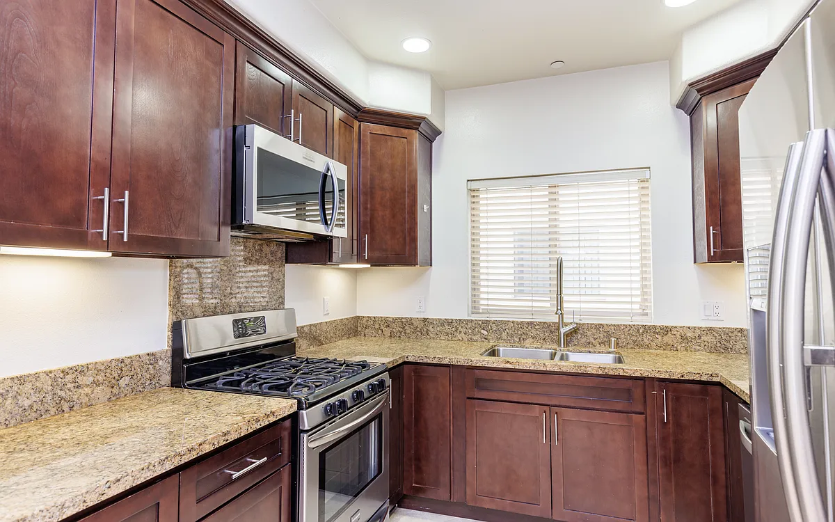 Building Photo - 5727 Camellia Ave #106