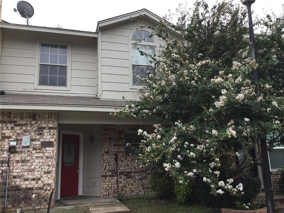 1st image of 3923 Brandon Park Dr