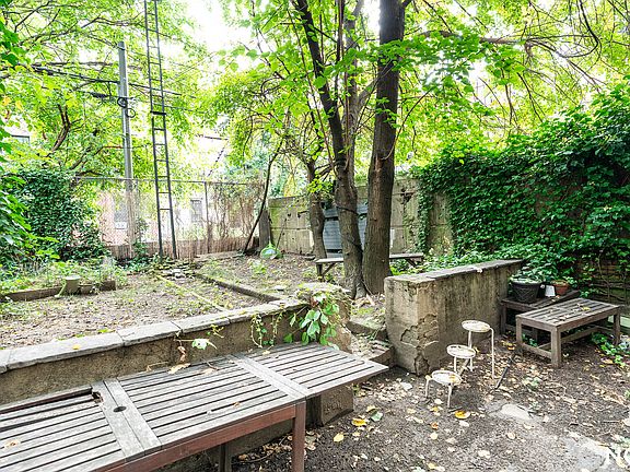 3rd image of 172 Stockholm St #1F