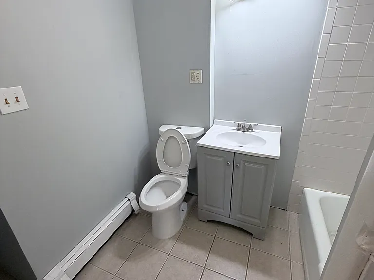 995 Bank St #1SE — Photo 5