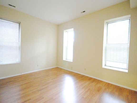 3rd image of 1951 Lynch St #B