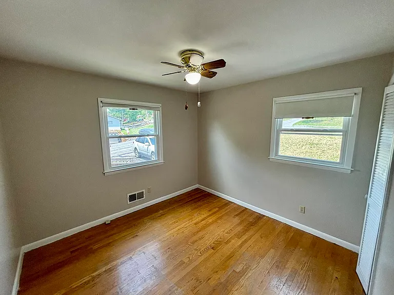 151 Return Rd — Photo 12