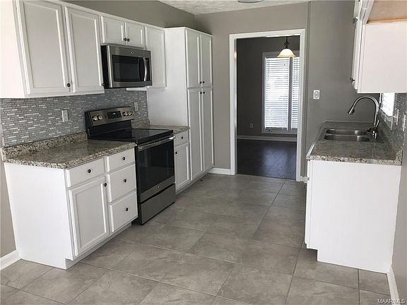 2nd image of 3072 Woodley Park Dr
