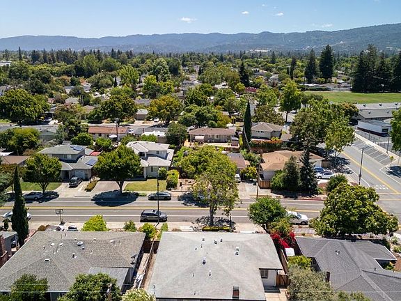 5th image of 1083 Heatherstone Ave