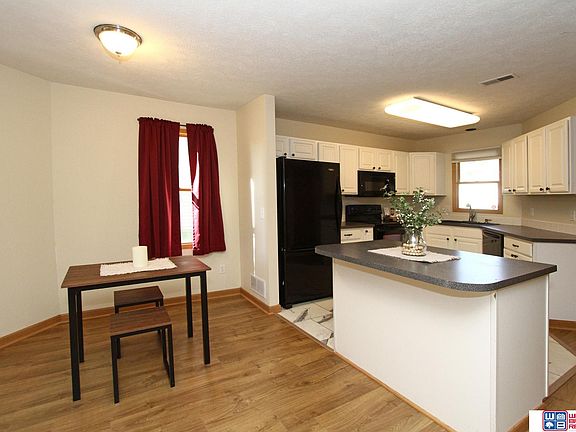 5th image of 520 Lakeside Dr #29
