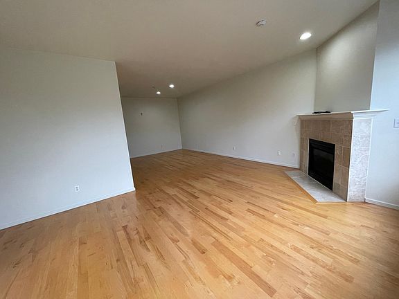 5th image of 9158 162nd Pl NE