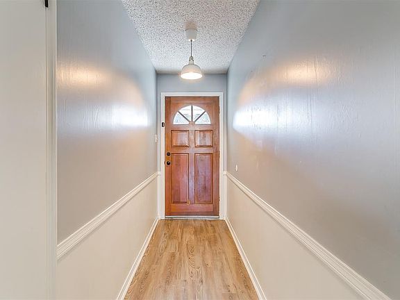 4th image of 7521 Kell Dr