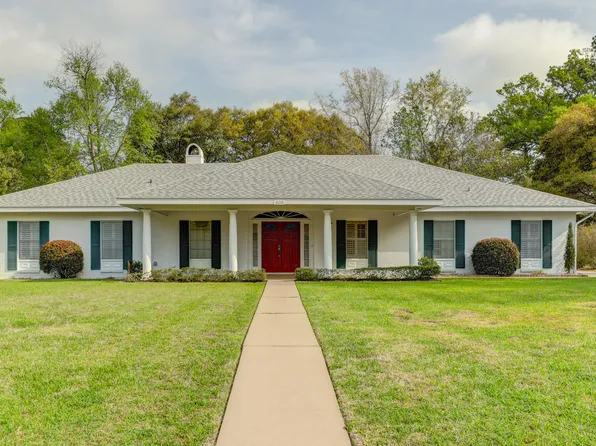 408 Wildwood Dr, New Iberia, LA 70560