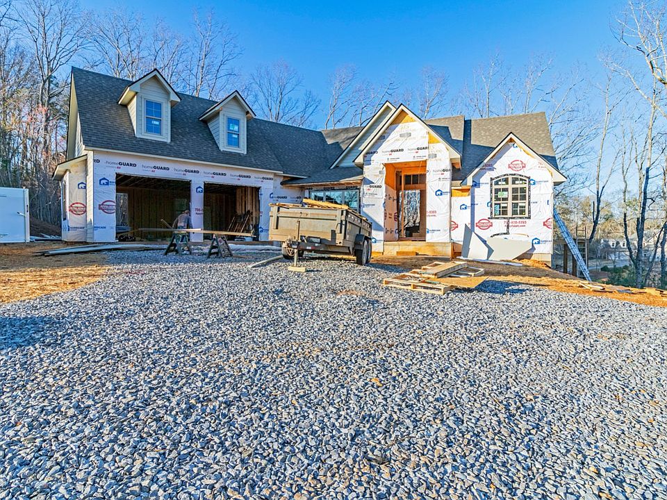2nd image of 403 The Oaks Dr