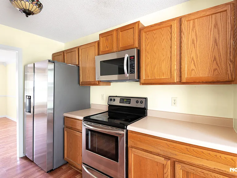 216 Stone Point Ln — Photo 15