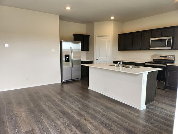 4th image of 3124 Sweetwater Way
