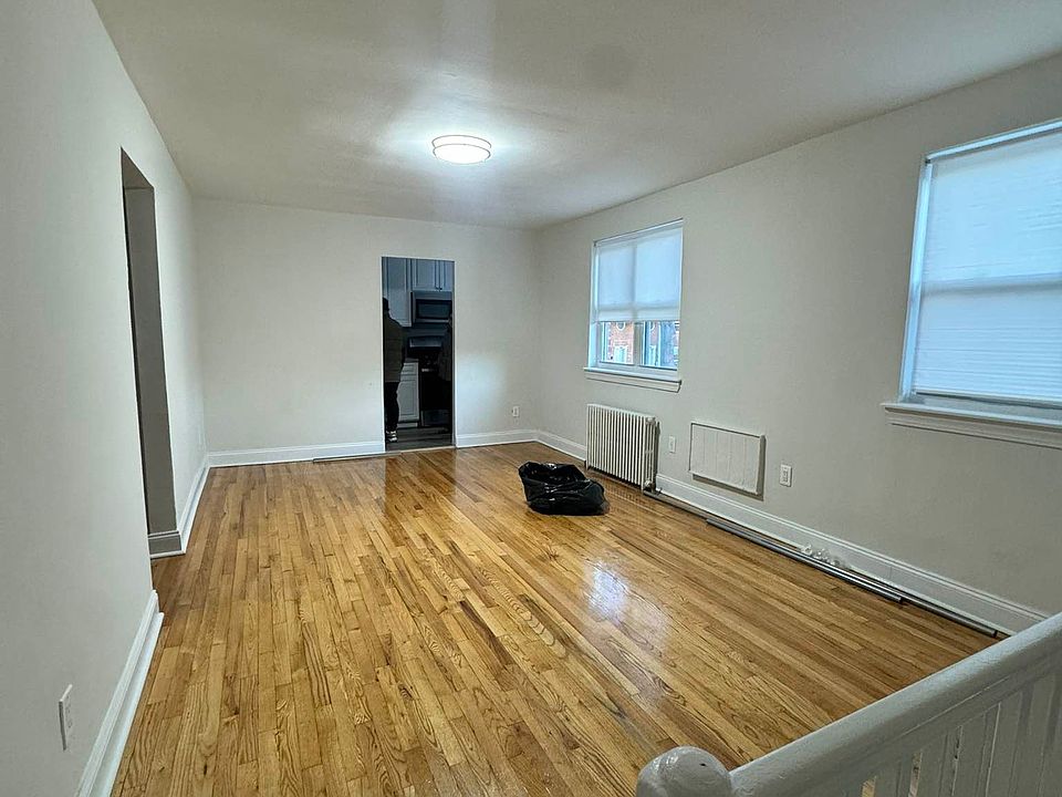 1st image of 68-23 Cloverdale Ln #129