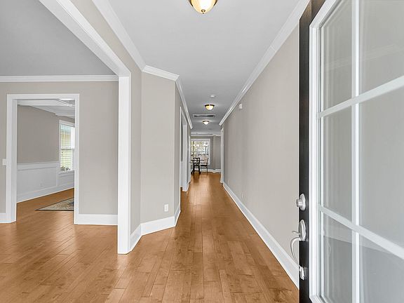 4th image of 109 Evelyn Joy Dr