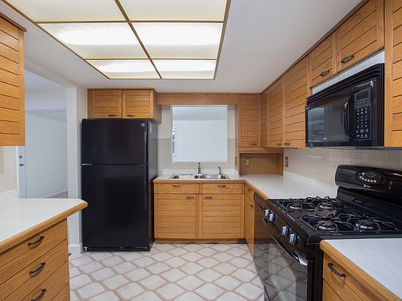 3rd image of 8521 Orient Way NE