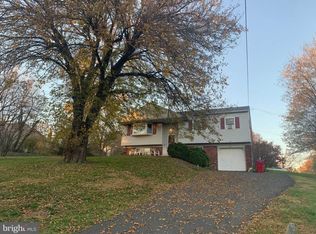 2913 Martha Ln, Norristown, PA 19403