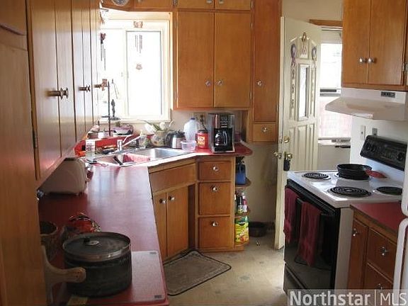 3rd image of 108 Poplar Ln S