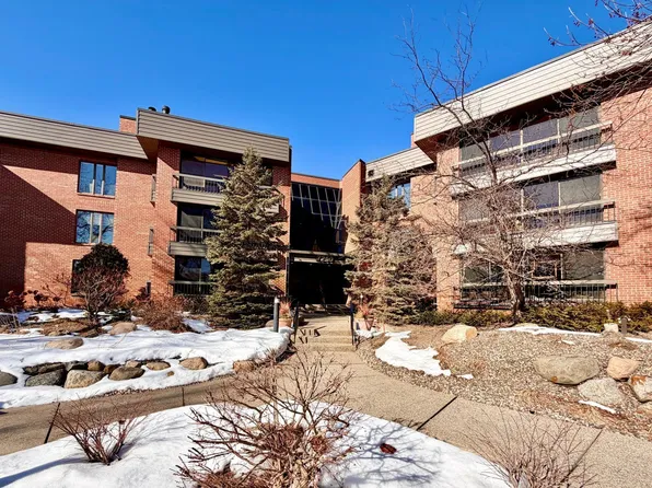7250 Lewis Ridge Pkwy APT 102, Edina, MN 55439