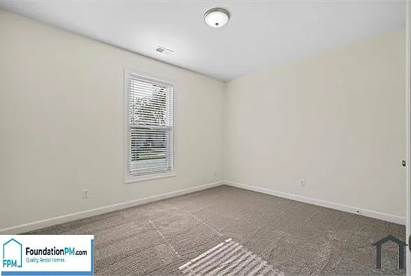 1470 Lyndale Ave — Photo 16