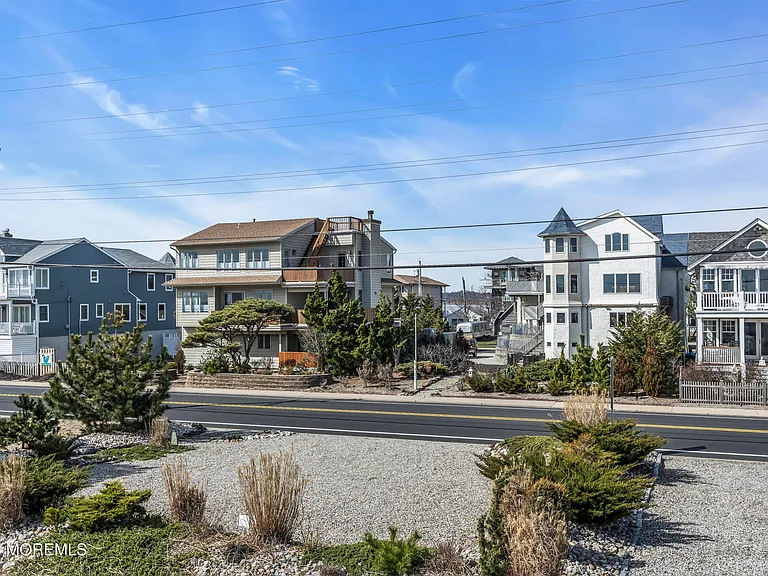 492 Ocean Ave — Photo 4