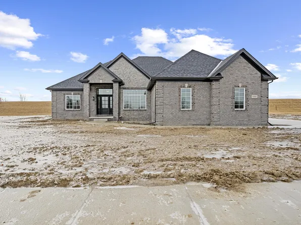 8560 Cobblestone Dr, Newport, MI 48166