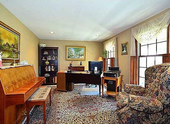 3rd image of 2623 Lansdale Dr