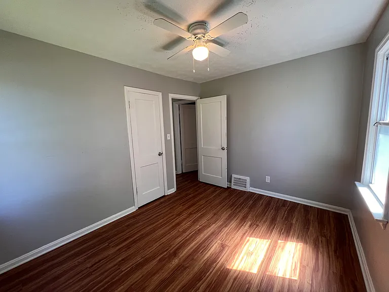 4606 Lincoln Ave — Photo 9