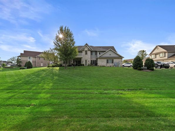 9256 66th Ave, Pleasant Prairie, WI 53158