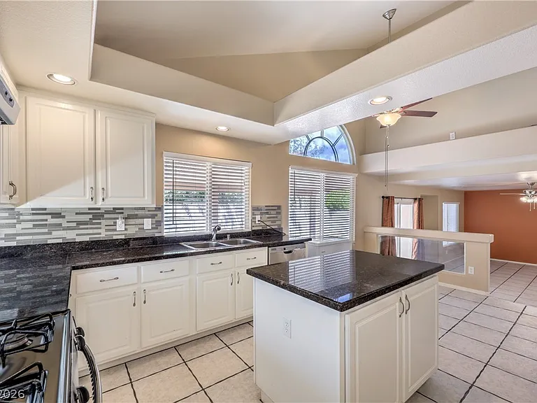 10035 Daybreak Dew Ct — Photo 17