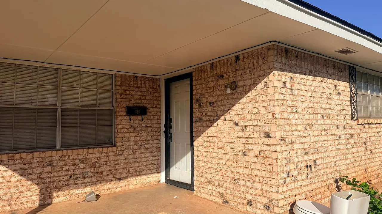 2 bed, 993 sqft, $950 — Photo 2