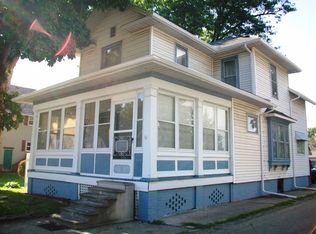 37 W Myrtle St, Canton, IL 61520