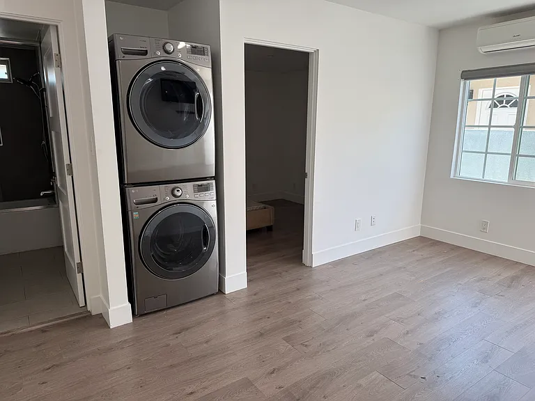 5655 Wilkinson Ave — Photo 10