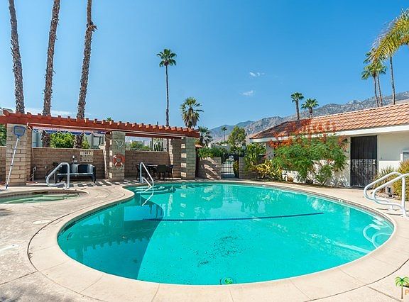 3rd image of 1476 E Palm Tree Dr