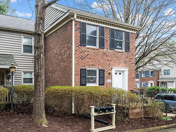3rd image of 108 Gunston Ct
