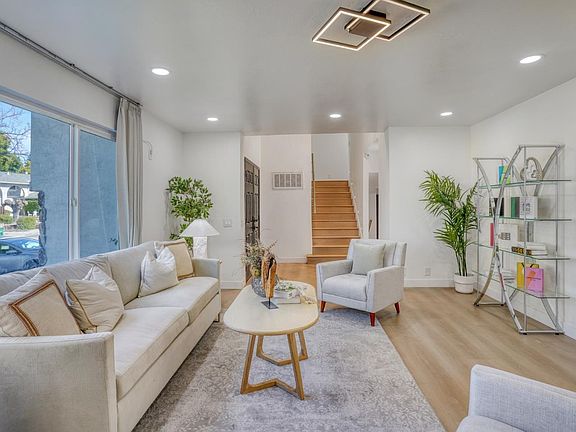 3rd image of 3368 Camarones Pl