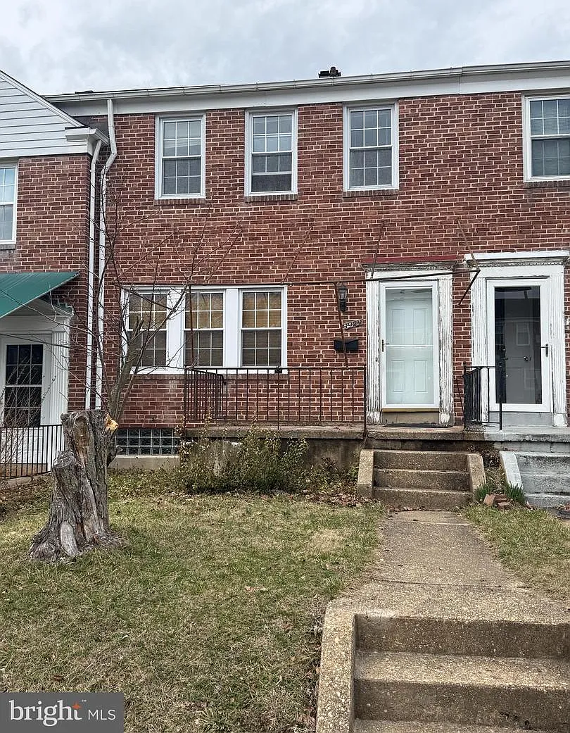 3 bed, 1920 sqft, $2,350 — Photo 1