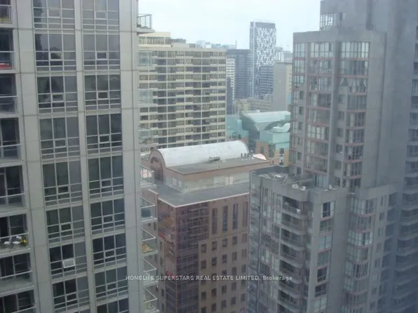 763 Bay St #2807, Toronto, ON M5G 2R3