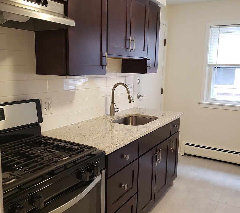 1st image of 5524 N Chester Ave #2C