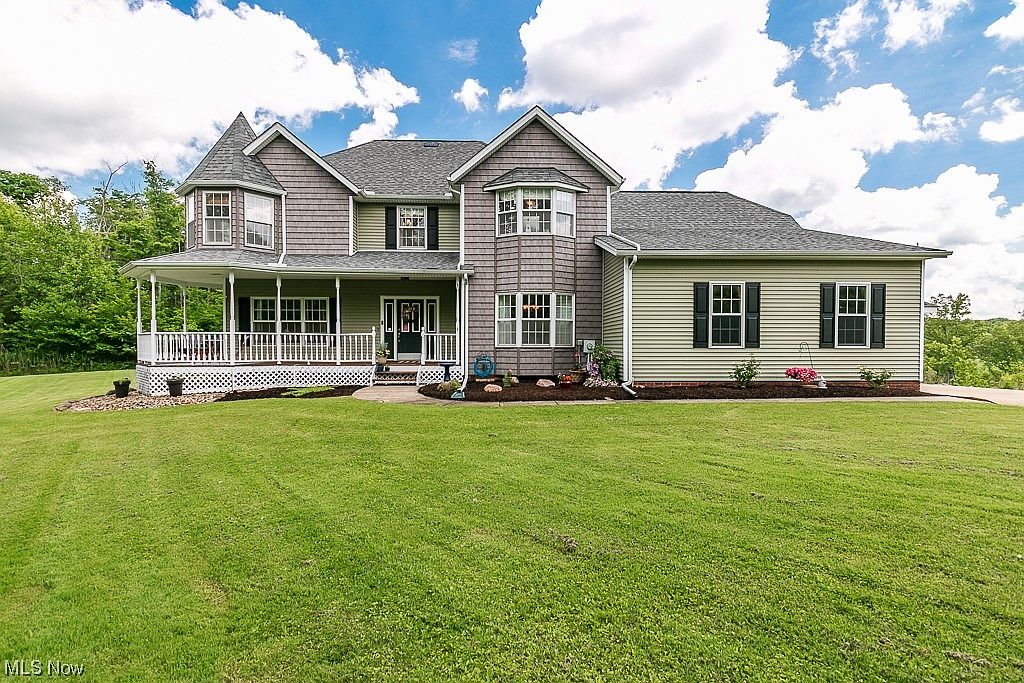 12180 Quail Woods Dr, Chardon, OH 44024 Zillow