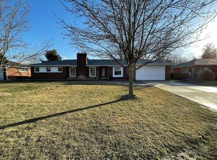 75 Lake Shore Ln, Grosse Pointe Shores, MI 48236