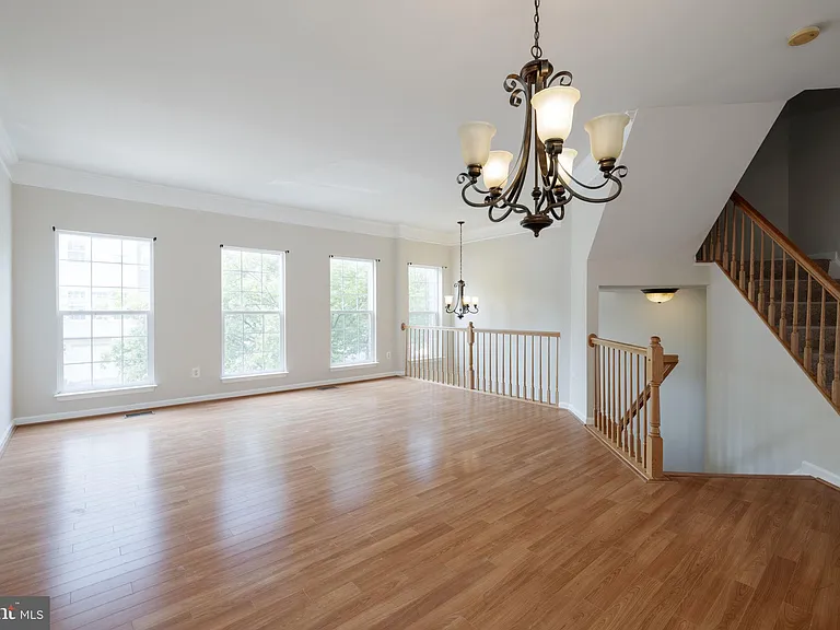 5319 Waldo Dr — Photo 4