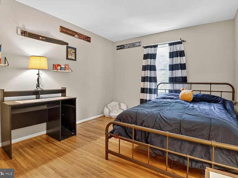 7716 Tiverton Dr — Photo 10
