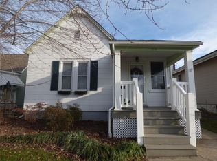 710 N 6th St, Saint Charles, MO 63301