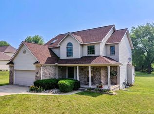 2382 Willowdale Dr, Burton, MI 48509