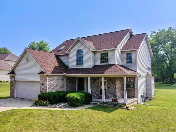 2382 Willowdale Dr, Burton, MI 48509