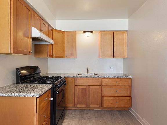 4th image of 824 Clementa Way APT B